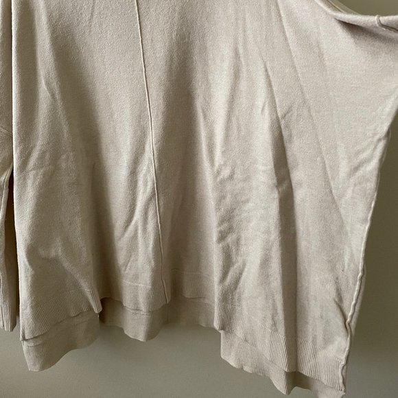 Carly Jean Los Angeles Sweater - Size L - Picture 2 of 5